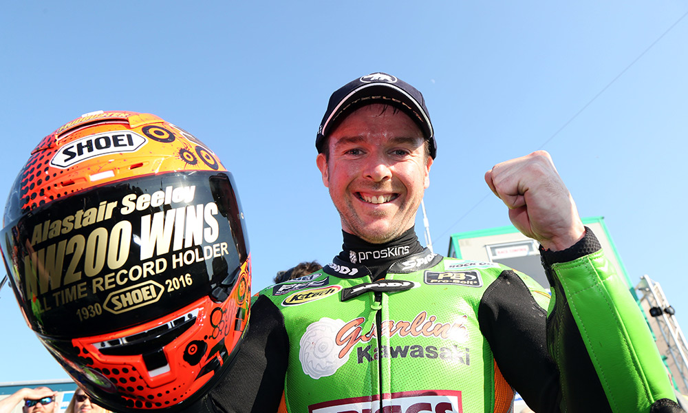 Seeley, Dunlop, Hutchy And Lintin Dominate 2016 Vauxhall International North West 200
