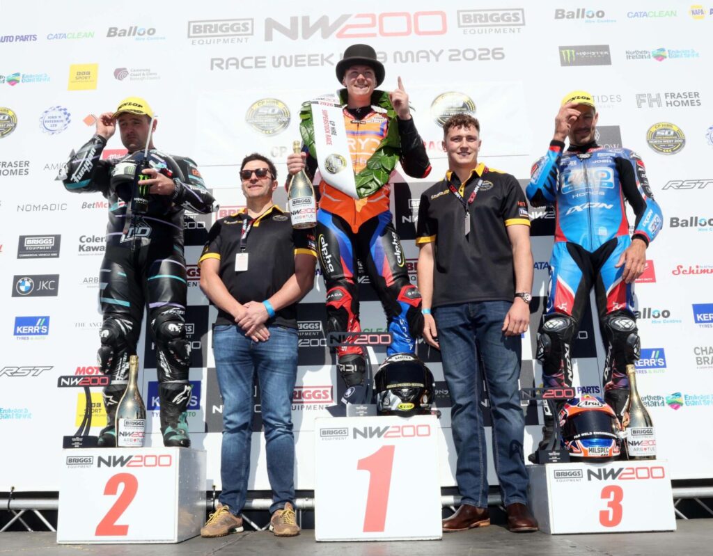 CP HIRE SUPERSTOCK RACE 00711